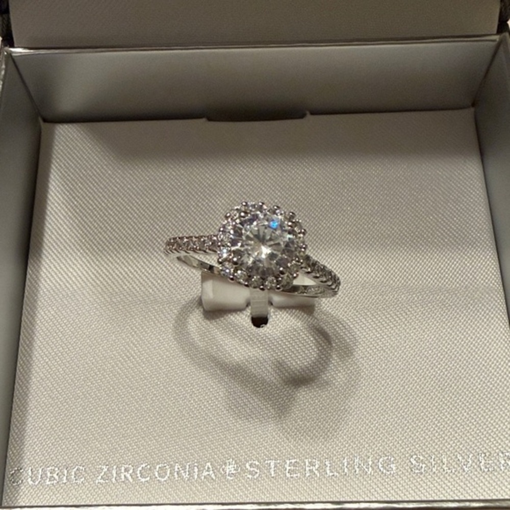 Dazzling  Cubic Zirconia Sterling Silver Women’s Classic occasion Ring Size 9.5